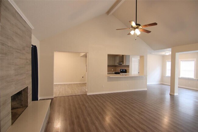 Foto del edificio - 13010 Timberlake Dr