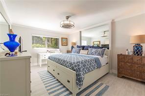 Foto del edificio - 555 Park Shore Dr