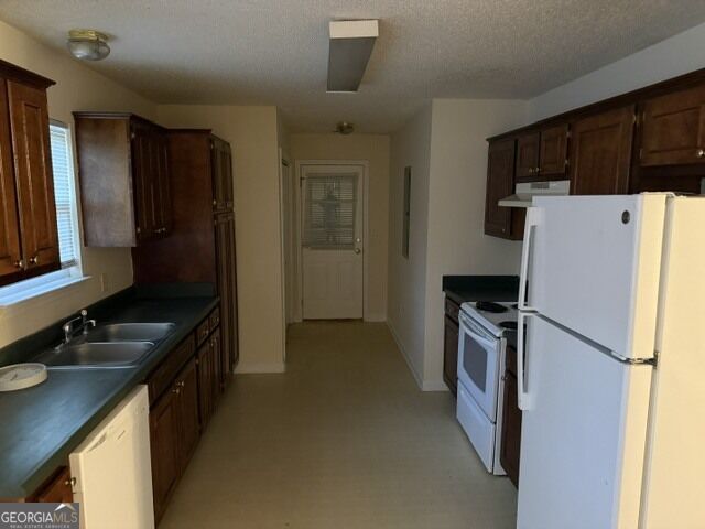 Building Photo - 303 Aldred Ave