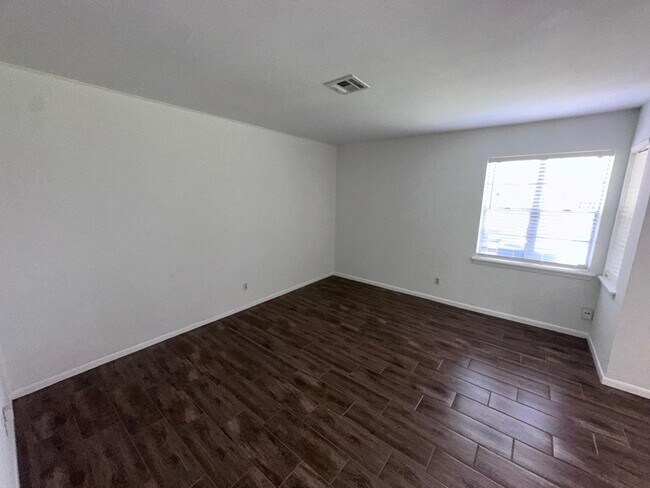Foto del edificio - 1518 Early Ln