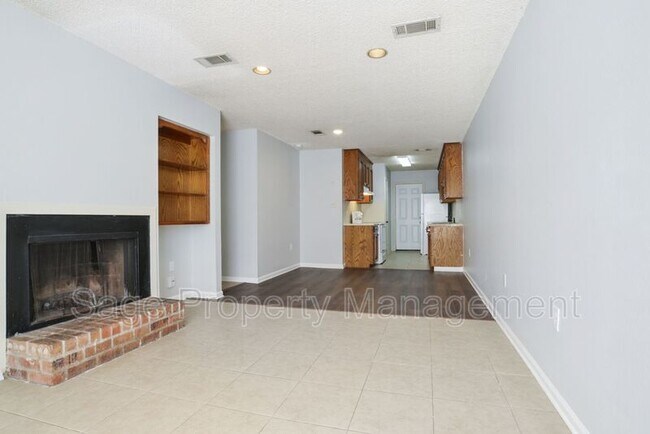 Foto del edificio - 10612 Stanley Aubin Ln