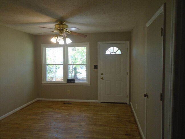 Building Photo - 611-2 Drypoint Ln.