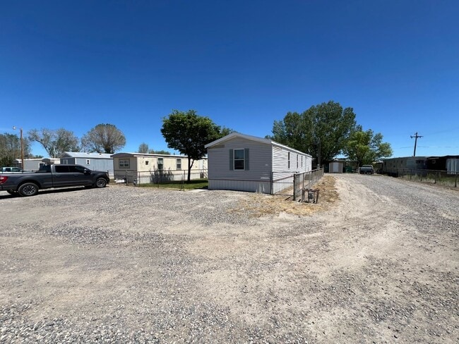 Building Photo - 3 Bed 2 Bath Updated Mobile Home w/ Fenced Yard & Many Amenities