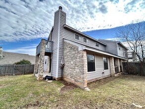 Building Photo - 1758-1760-1760 Horseshoe Cir