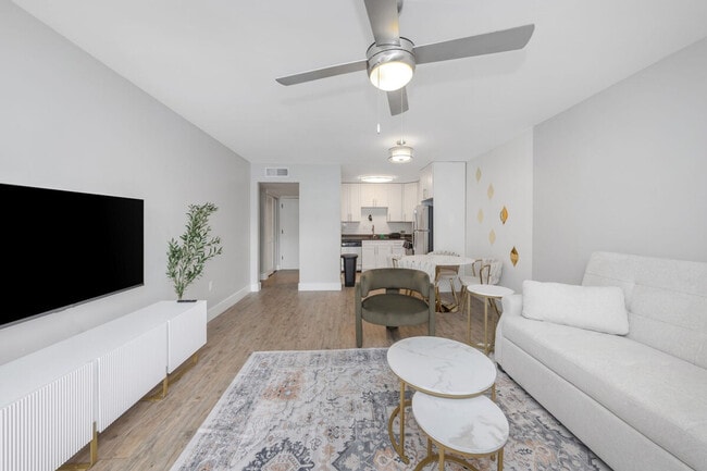 Building Photo - 4403 W Cleveland St