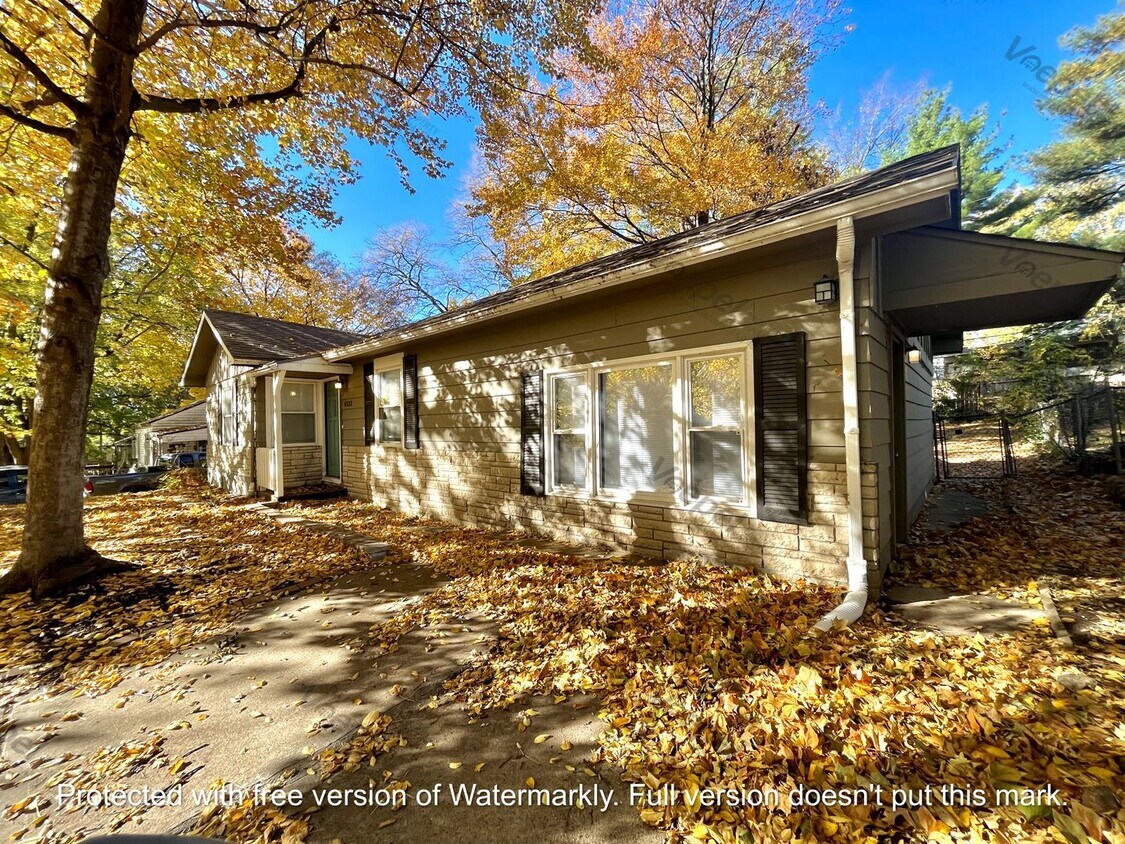 Foto principal - 3 Bed 1.5 Bath North KC Home