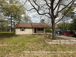 Building Photo - 113 Ernestway St