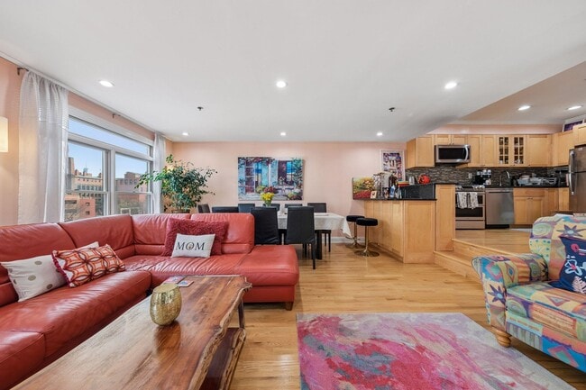 Building Photo - 331 Jefferson St