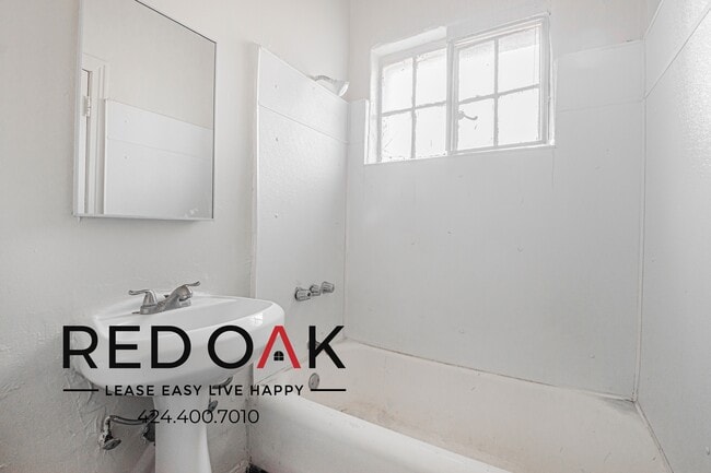 Foto del edificio - 259 S Harvard Blvd