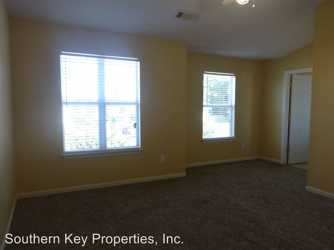 Building Photo - 329 Dahlquist Dr