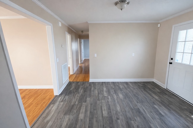 Building Photo - 503 Kirby Dr