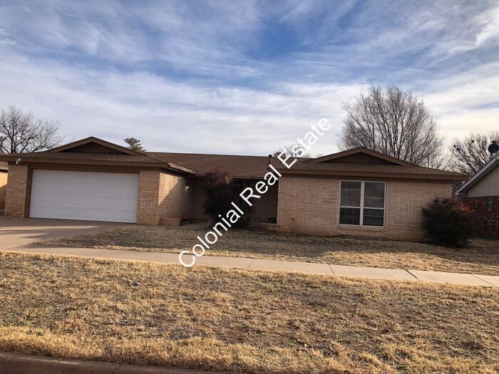 Foto principal - Updated and spacious 3 bedroom 2 bathroom ...