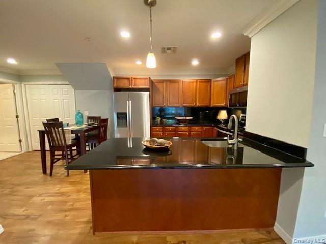 Building Photo - 2200 Dolphin Ln