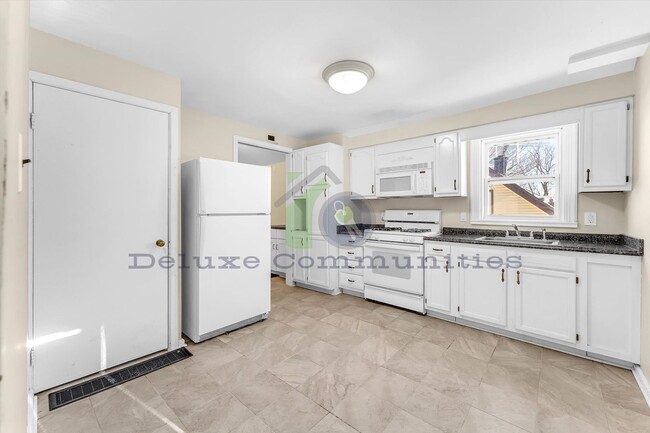 Foto del edificio - 3 Bed 1 Bath MOVE IN READY!