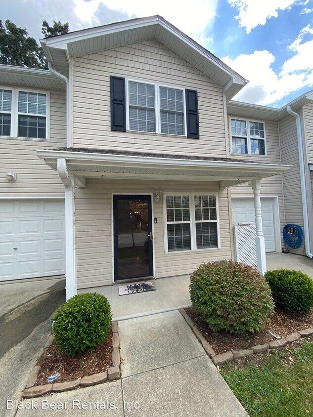 Primary Photo - 3 br, 2.5 bath House - 90 Chesire Way