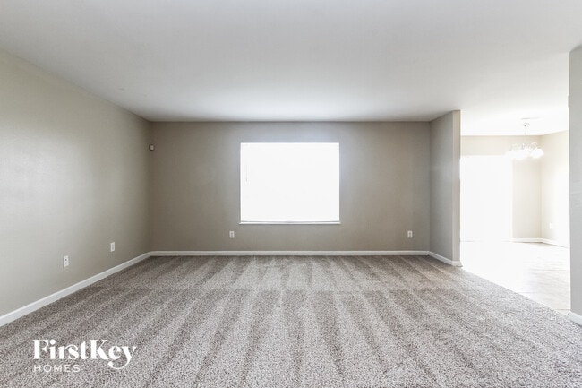 Foto del edificio - 2634 Lullwater Ln