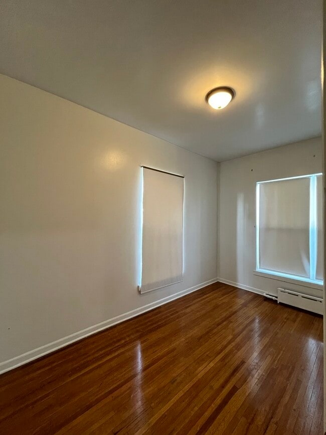 Building Photo - 307 Herkimer St