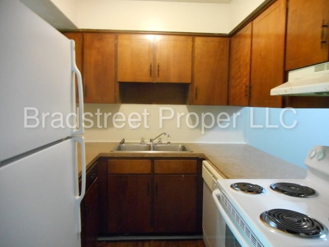 Building Photo - 6056 Warm Springs Ct
