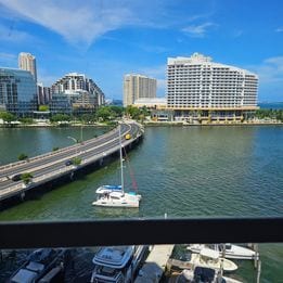 Building Photo - 801 Brickell Bay Dr