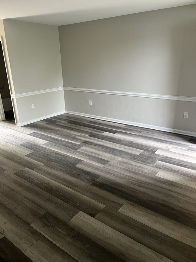 Building Photo - 589 Starlight Dr