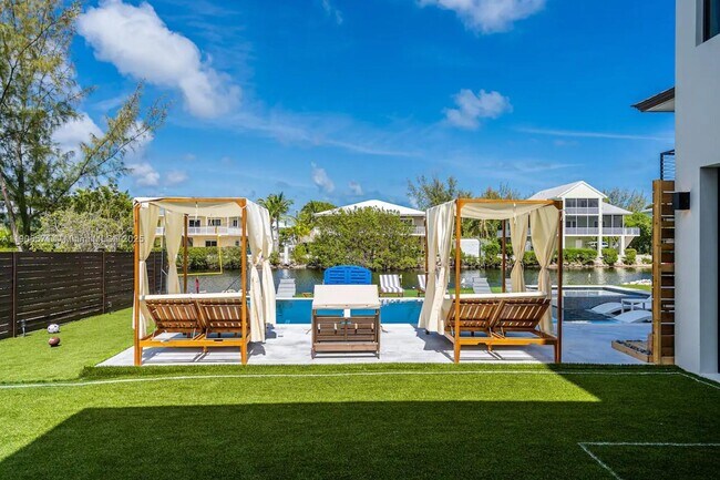 Foto del edificio - 32 N Bounty Ln