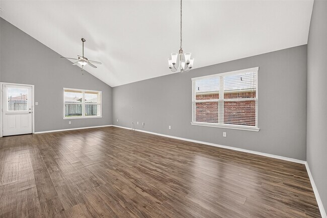 Building Photo - 6014 Namika St