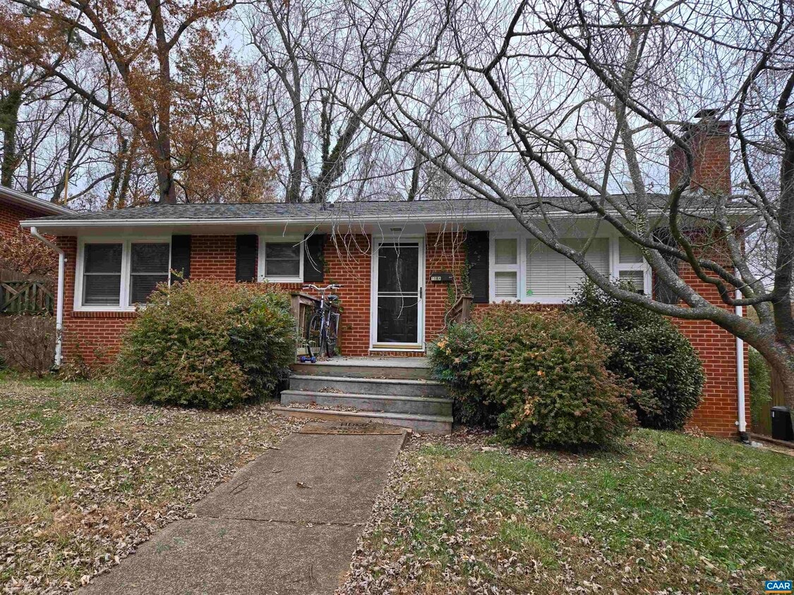 Primary Photo - 108 N Baker St