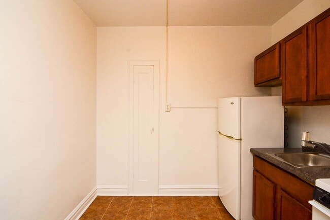 Building Photo - 4823 N Damen Ave