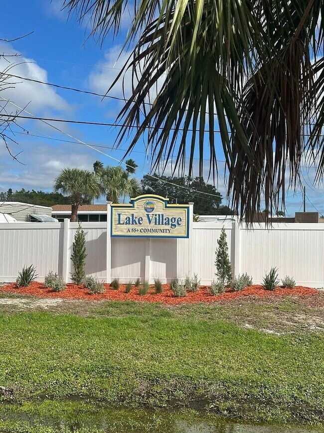 Foto del edificio - "Charming 2-Bed, 2-Bath Retreat in Nokomis!"