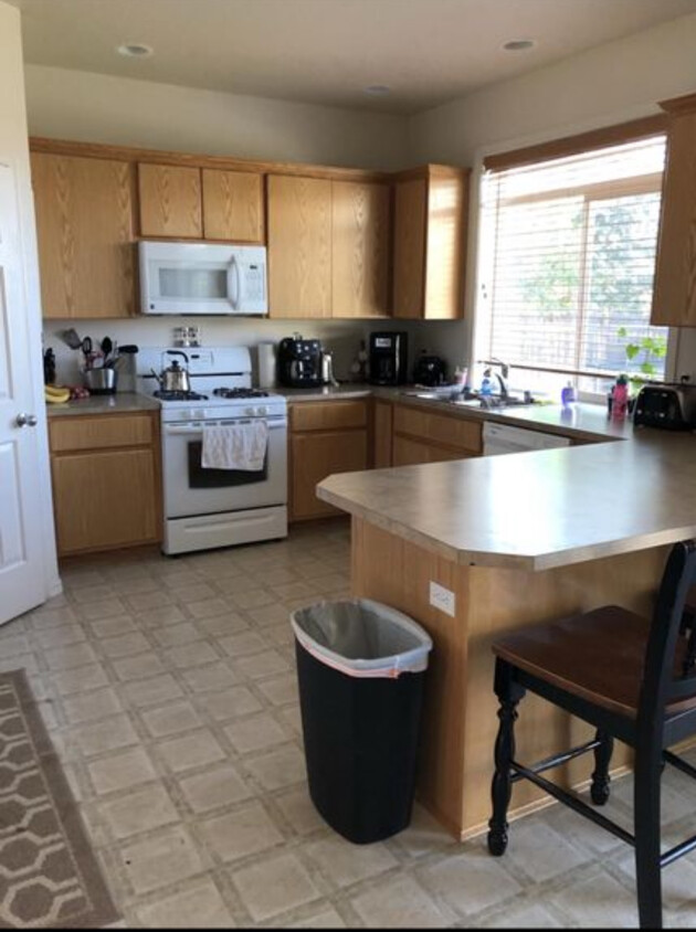 Primary Photo - 540 S Glenmoor Dr