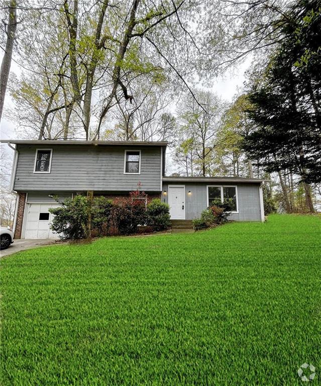 Hunters Hill Apartments for Rent with Hardwood Floors Lithonia, GA