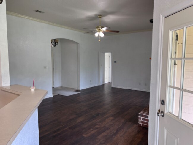 Building Photo - 5023 Guadalupe Ct