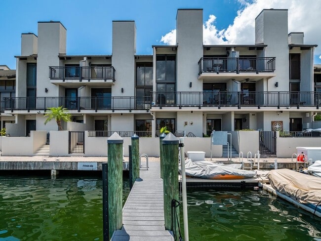 Building Photo - 33 Portside Dr