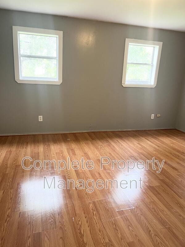 Building Photo - 1132 Rayfield Dr
