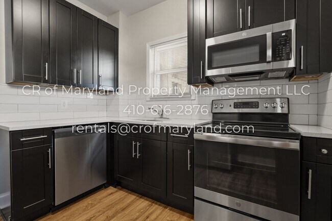 Building Photo - WAITLIST APPLICATIONS ONLY
