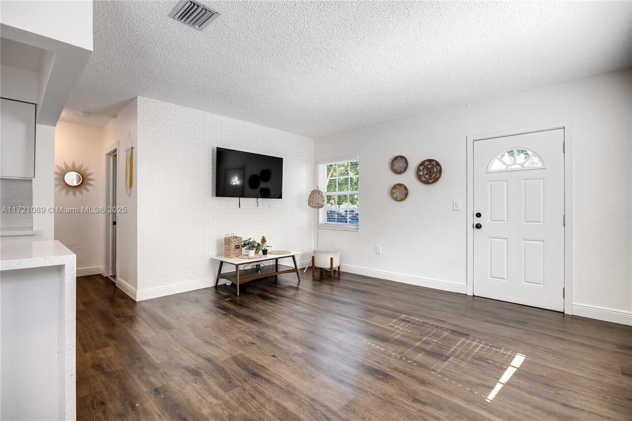 Foto principal - 6375 SW 41st St