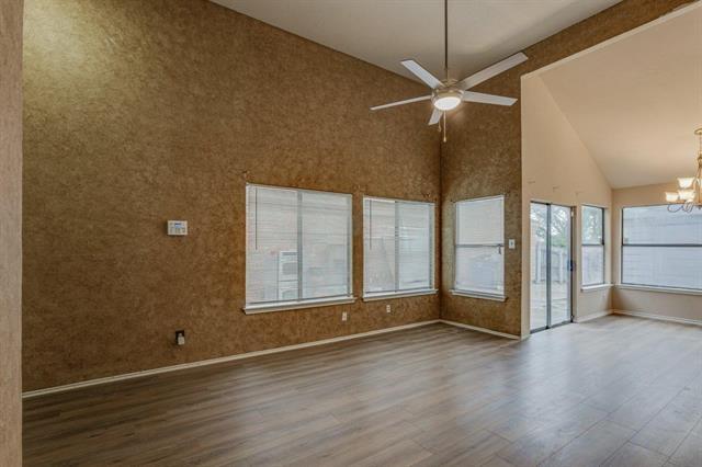 Building Photo - 10611 Woodleaf Dr