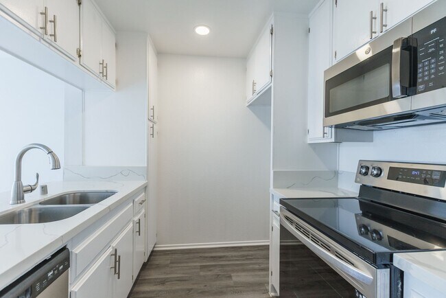 Foto del interior - 245 South Serrano Ave