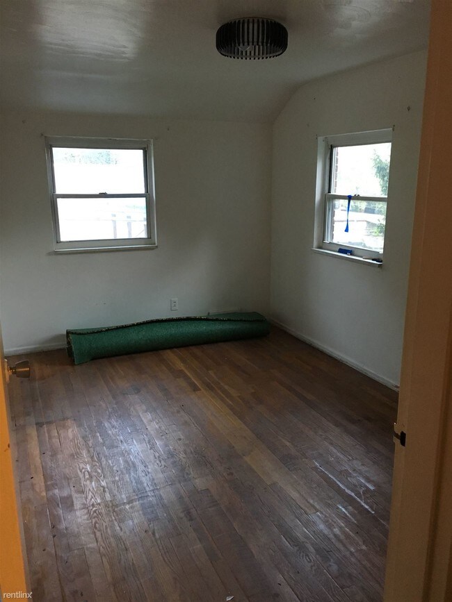 Building Photo - 3 br, 1 bath House - 824 Herron Ave