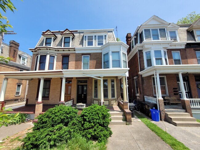 Vista frontal - 1817 N 2nd St