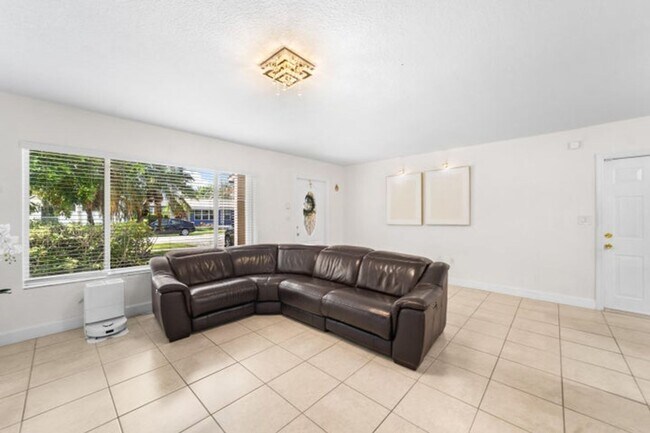 Foto del edificio - 795 SE 17th St