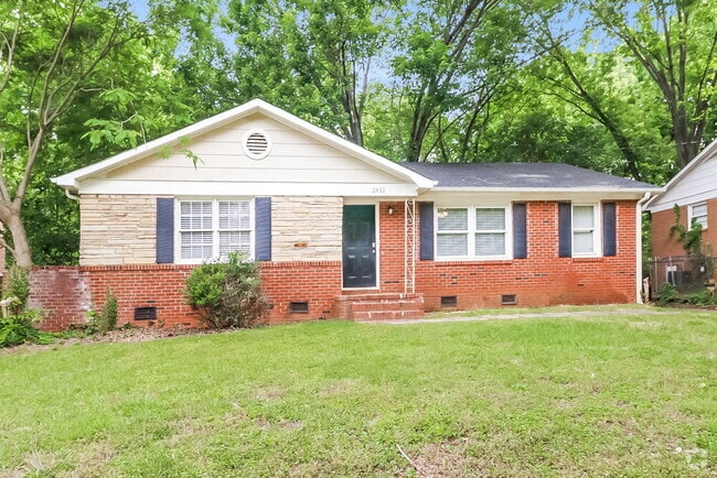 Building Photo - 2812 Denview Ln