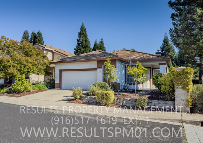 Building Photo - Lovely 4 bedroom Roseville home Olympus po...