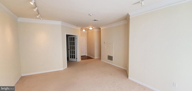 Building Photo - 403 Carson Terrace