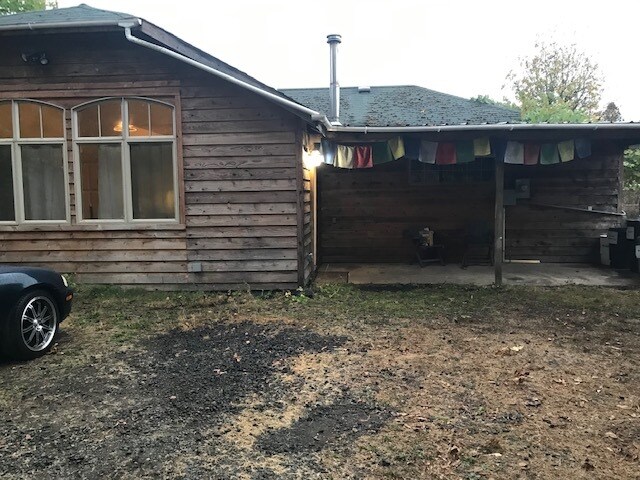 2-bedroom furnished home - 85882 McBeth Rd
