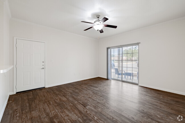 3BR, 2BA - 1,115SF - Living Room - River Oaks Villas Apartments