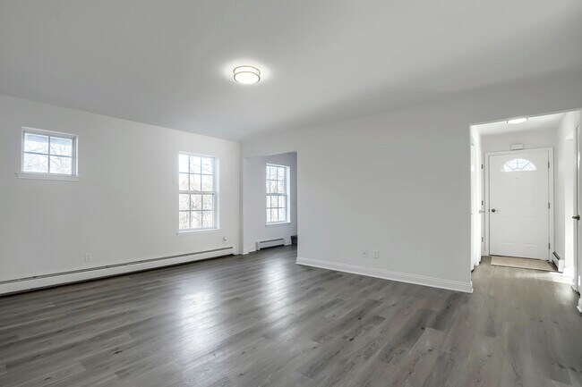 Foto del edificio - 43 Brewer Rd