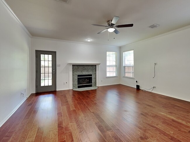 Building Photo - 2704 Buck Hill Dr