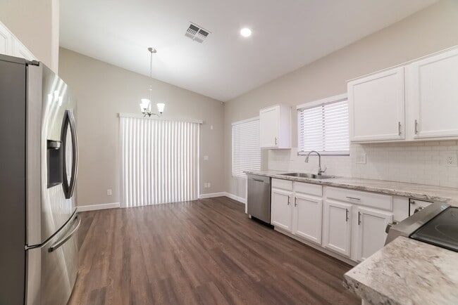 Building Photo - 947 S Tucana Ln