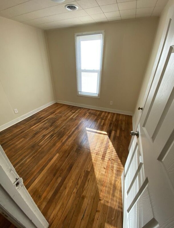 Foto del edificio - 5105 Robin Grey Ln